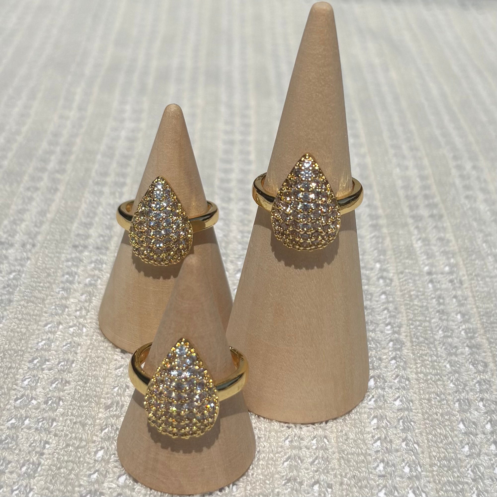 Teardrop ring