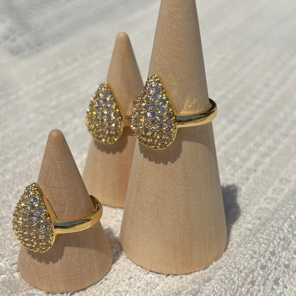 Teardrop ring
