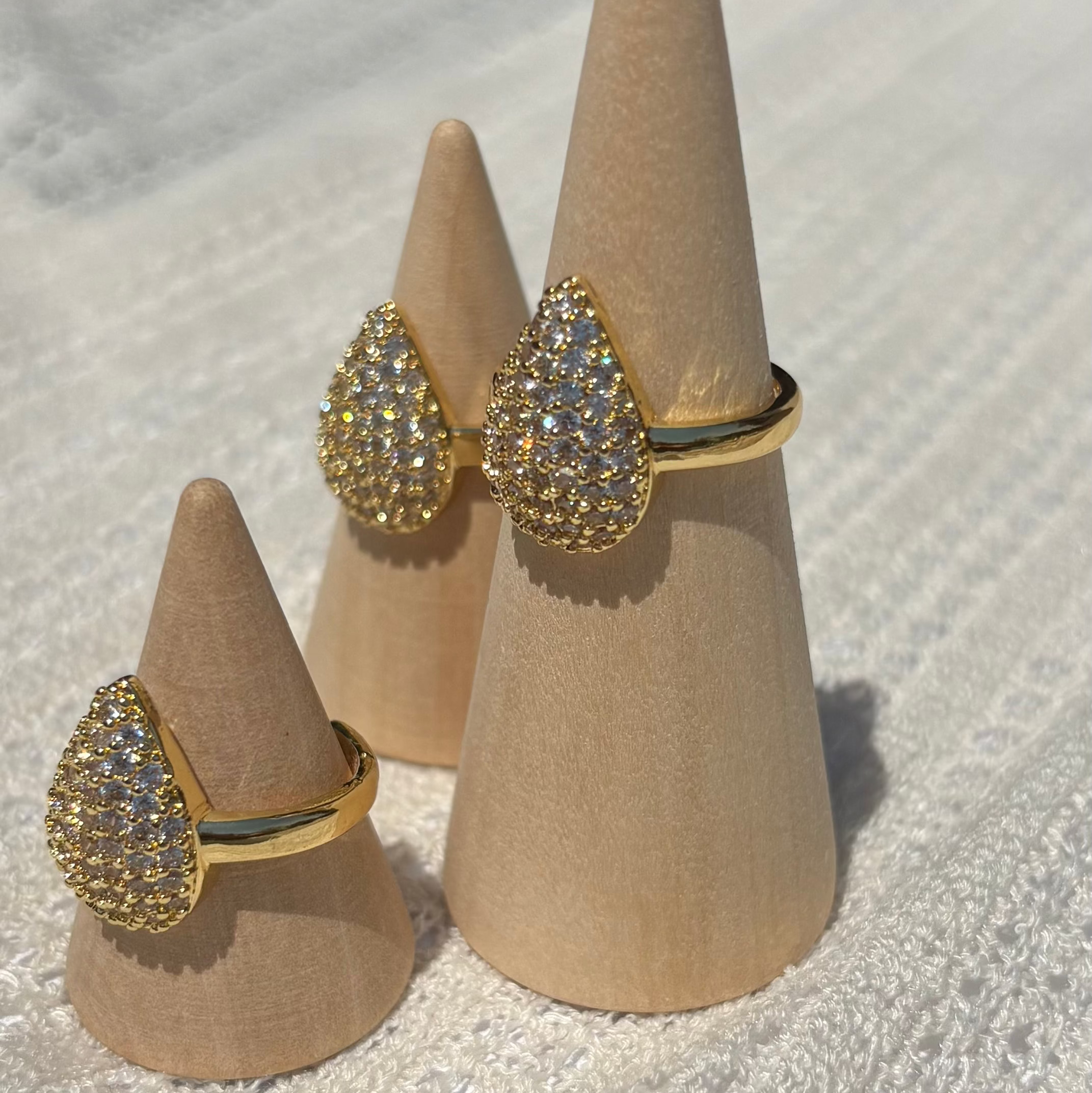 Teardrop ring