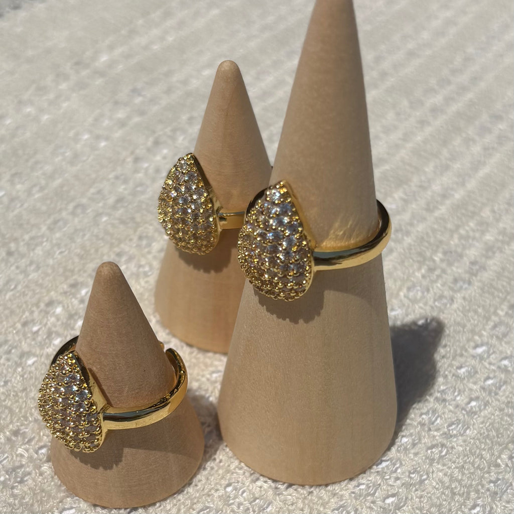 Teardrop ring