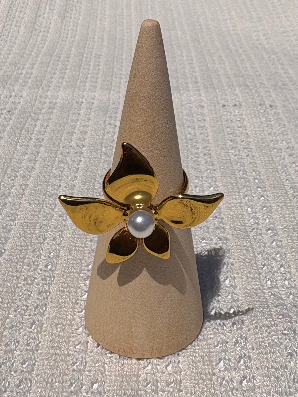 asymmetrical pearl flower ring