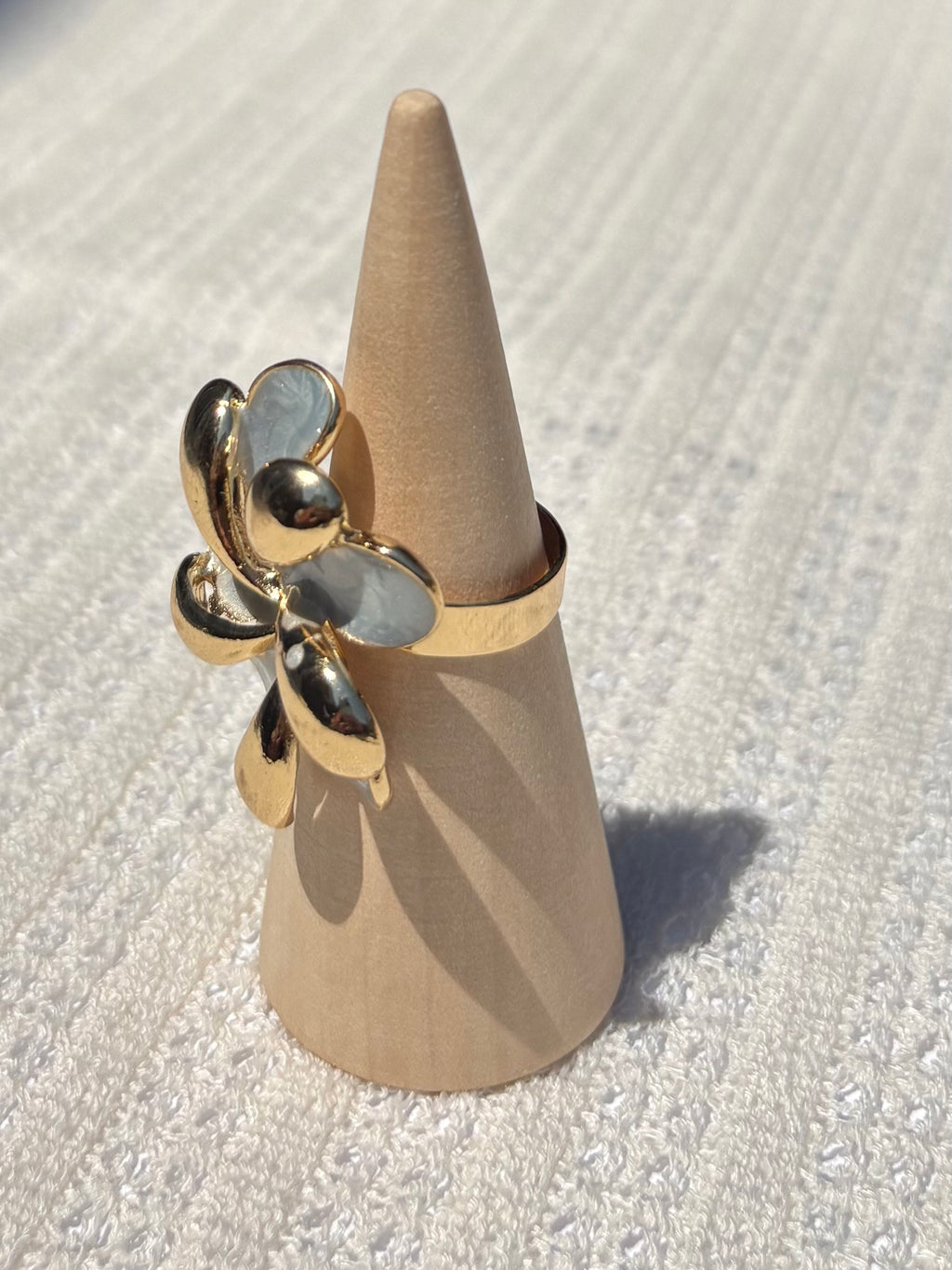 Pinwheel enamel and gold ring