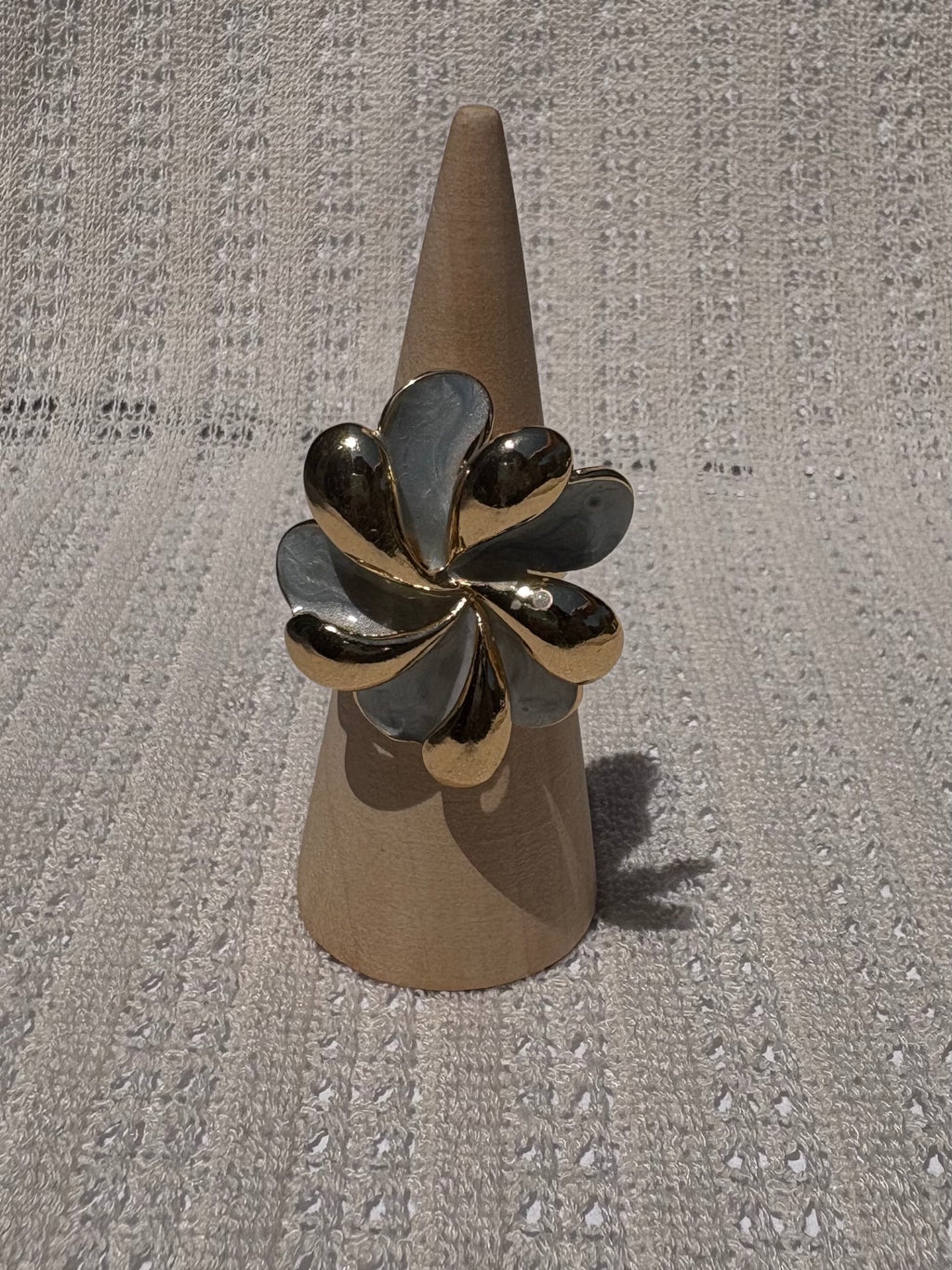 Pinwheel enamel and gold ring