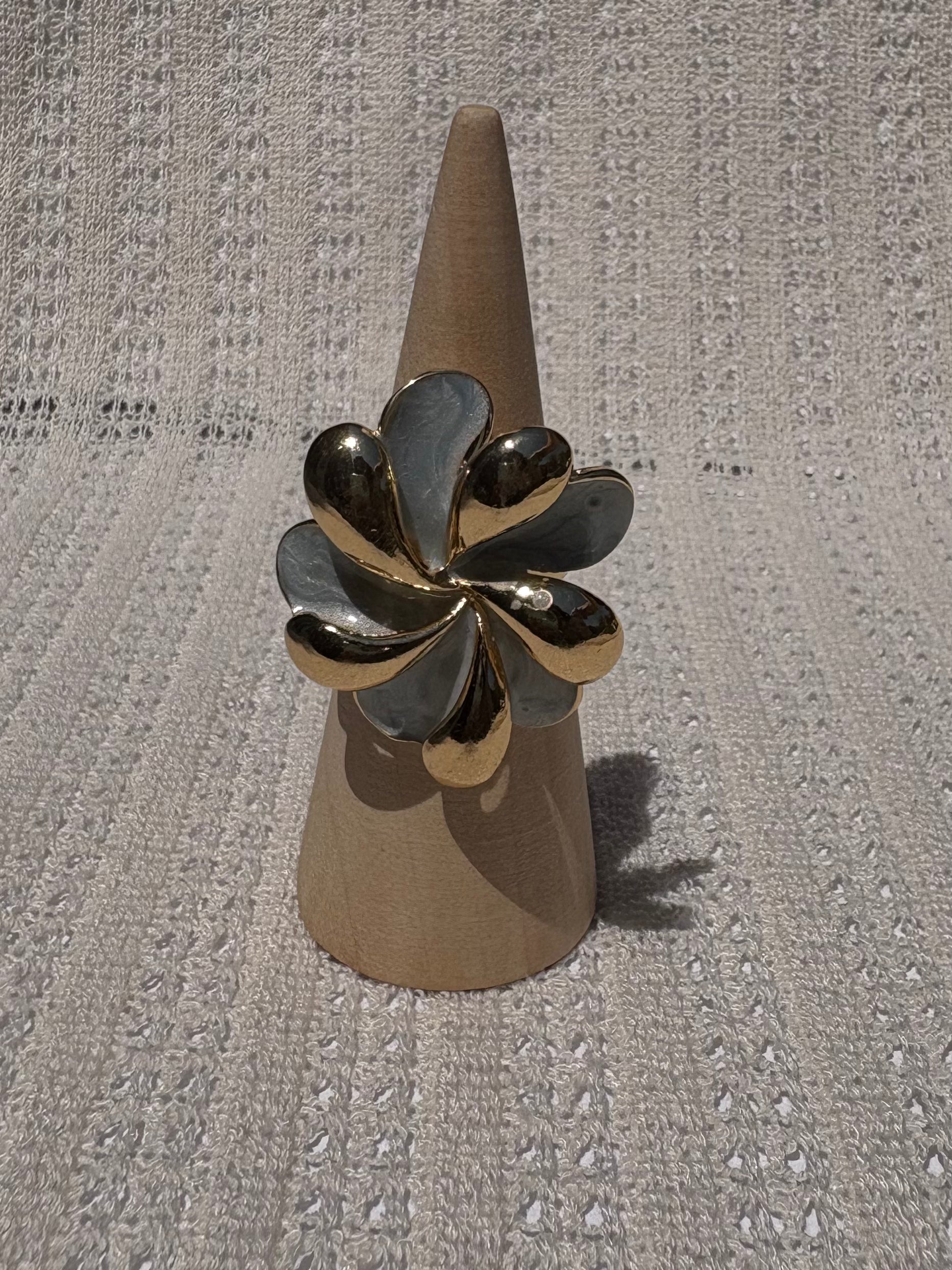 Pinwheel enamel and gold ring