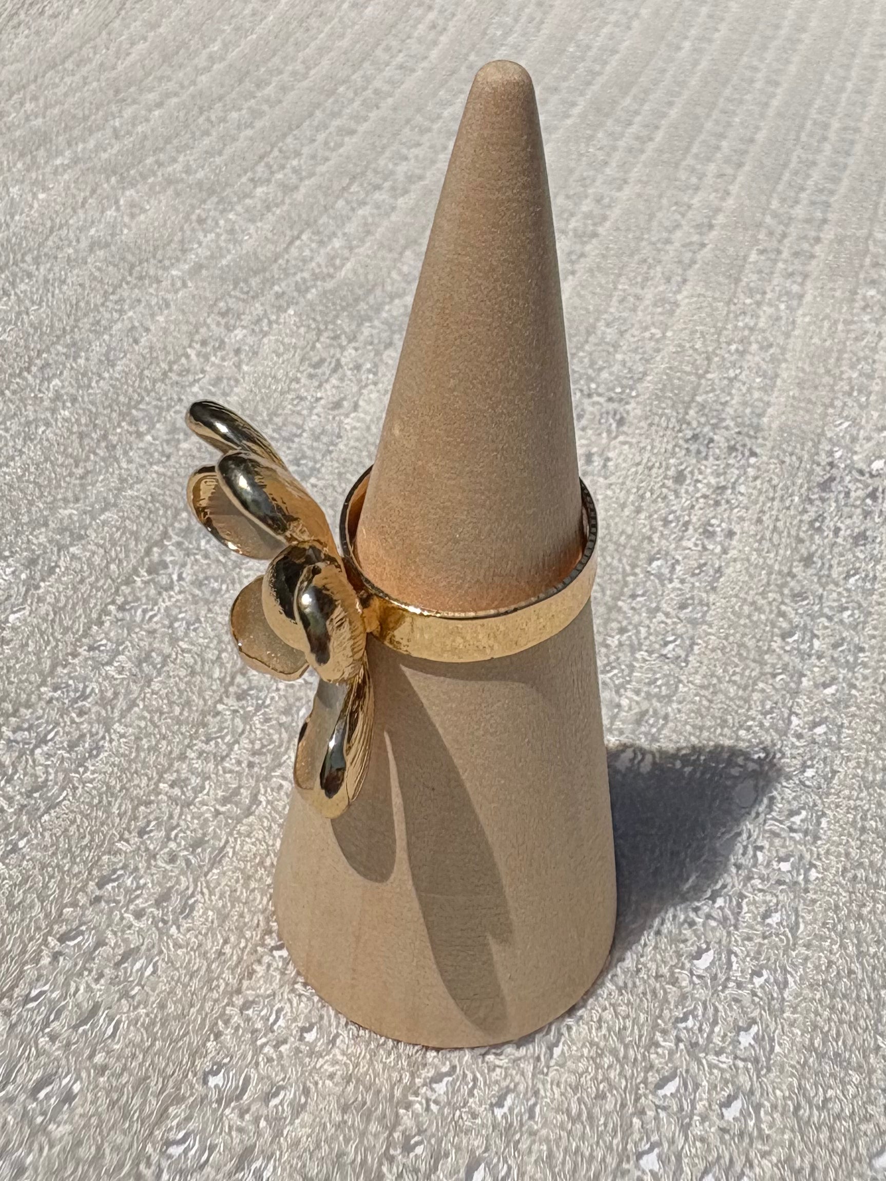 beige flower ring