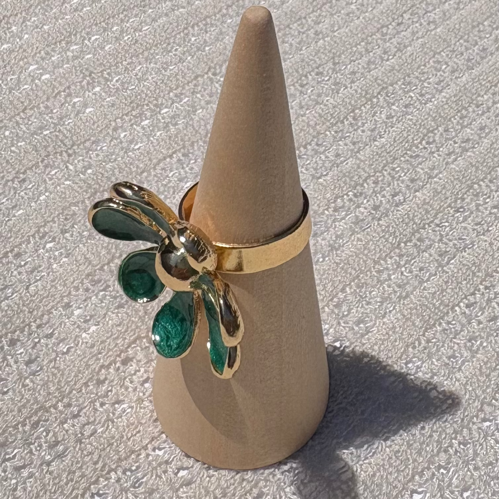Chroma petal ring
