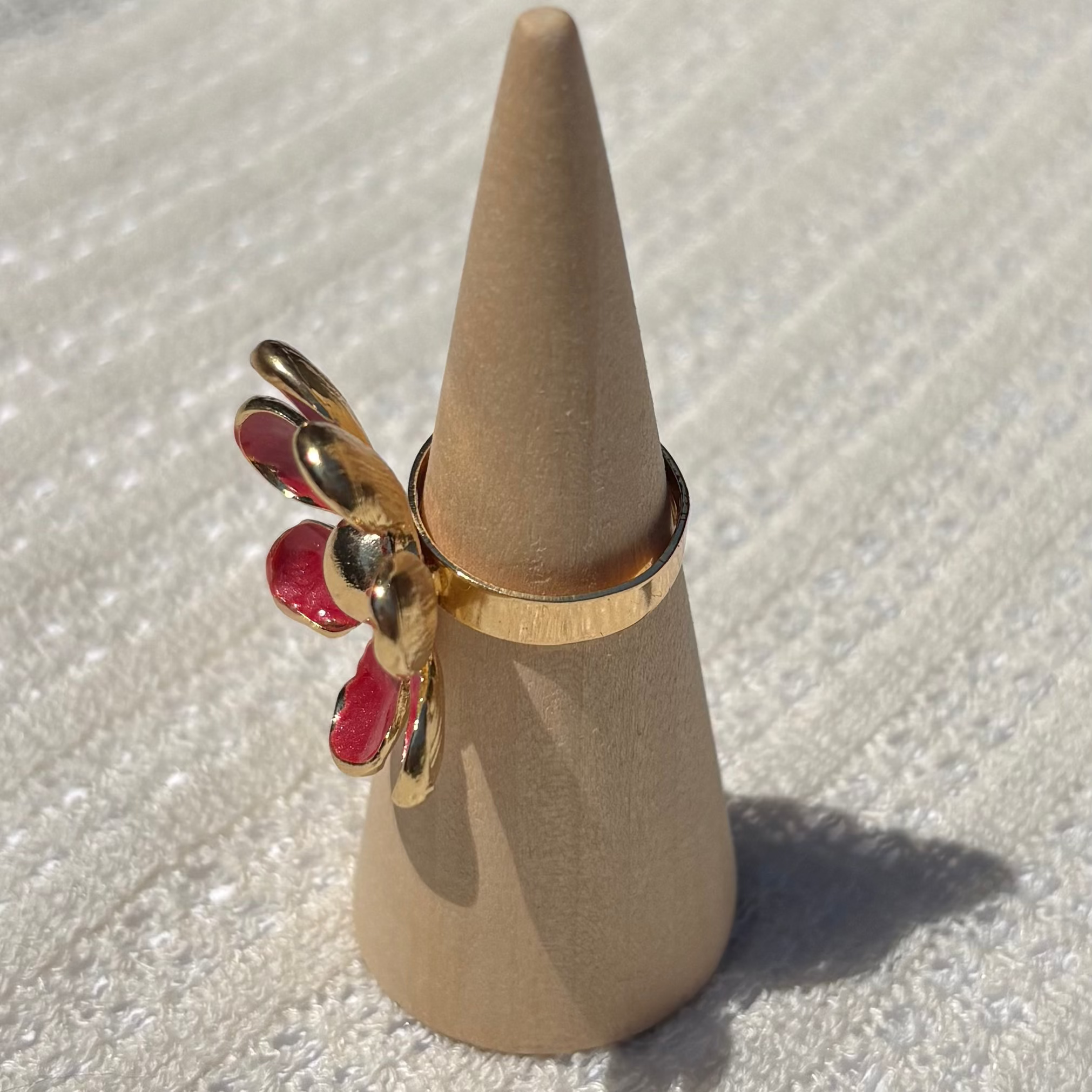 Chroma petal ring