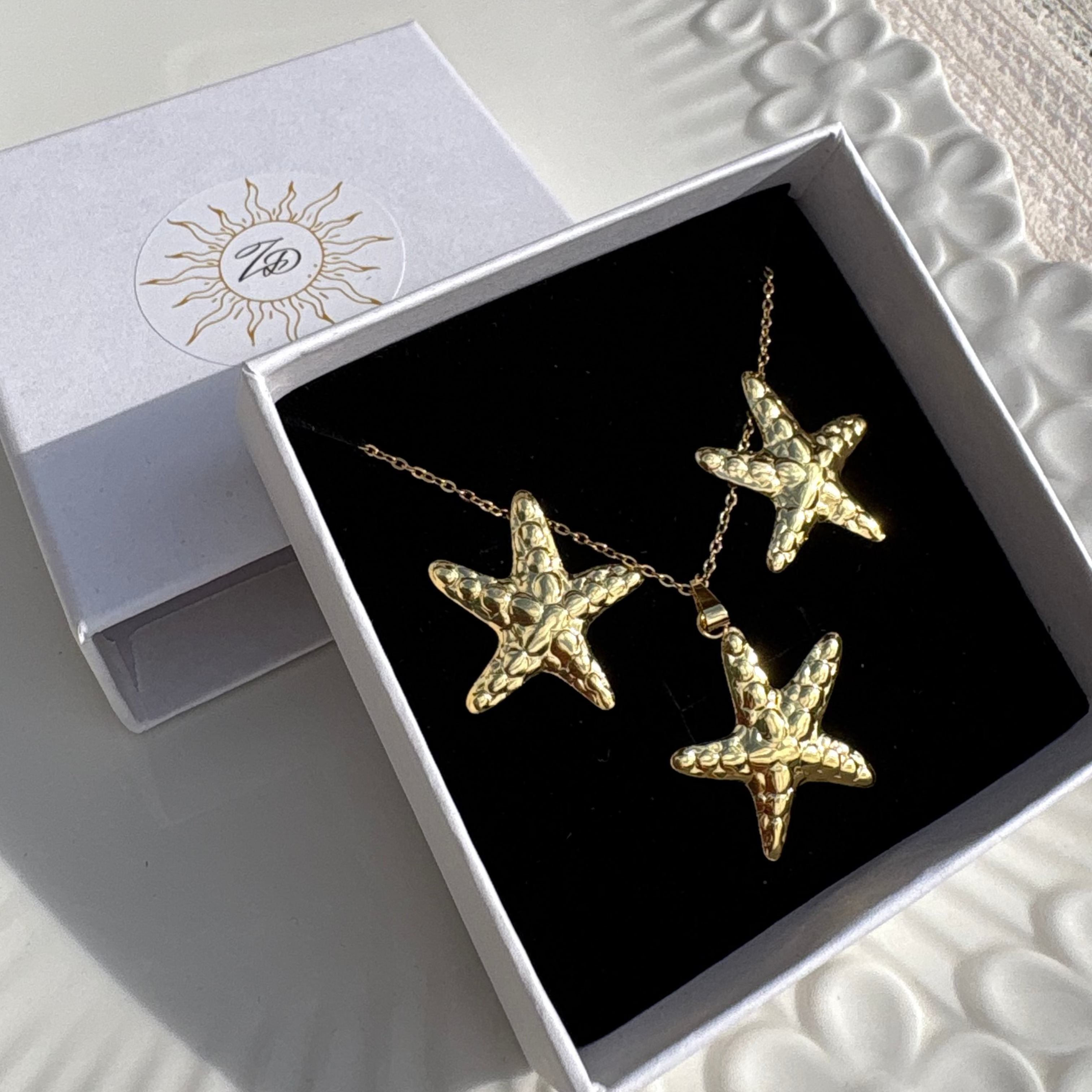 Starfish necklace and earrings set