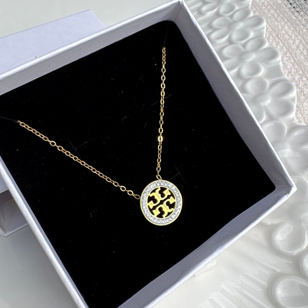 Medallion zirconia necklace