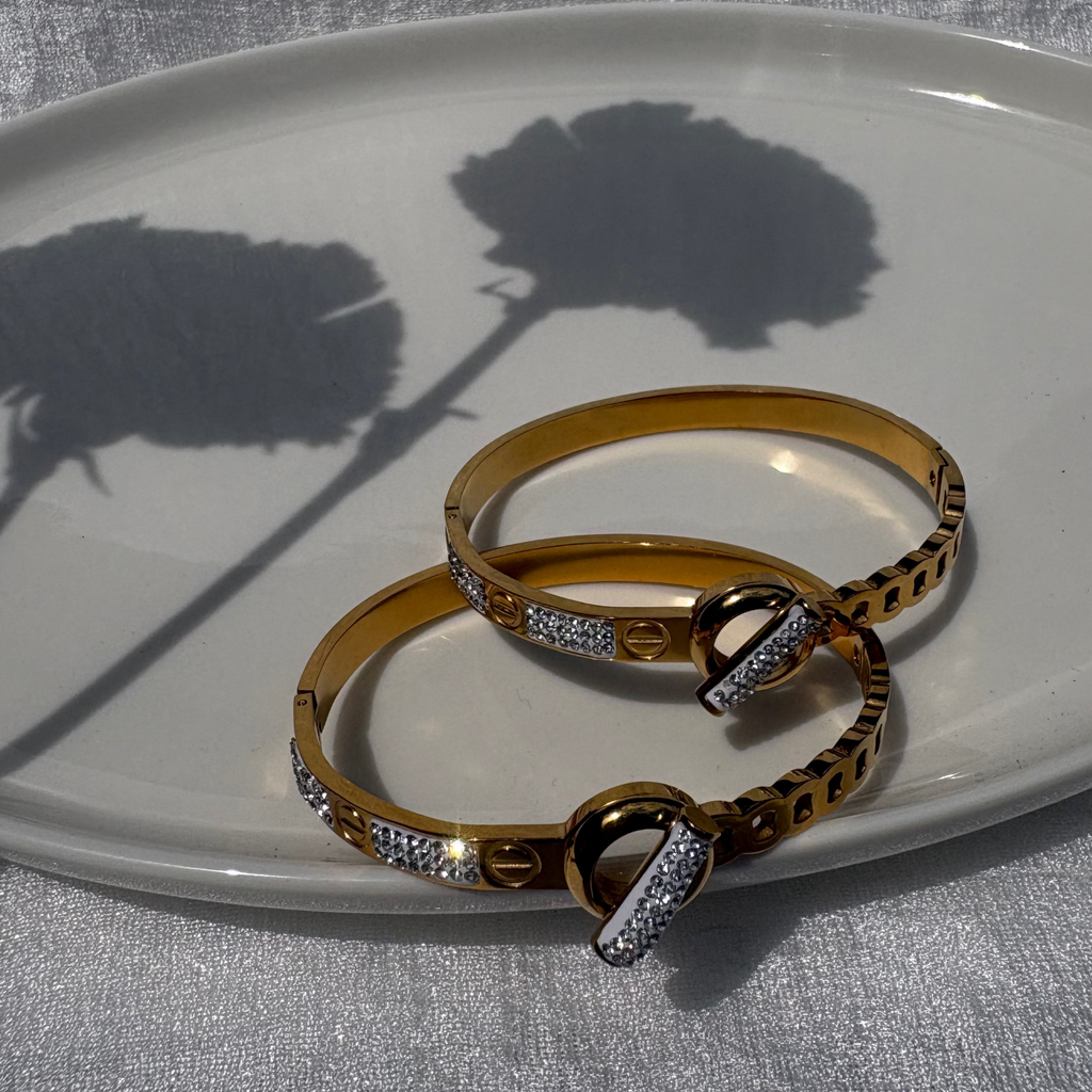 Cubiz zirconia half-paved bracelet
