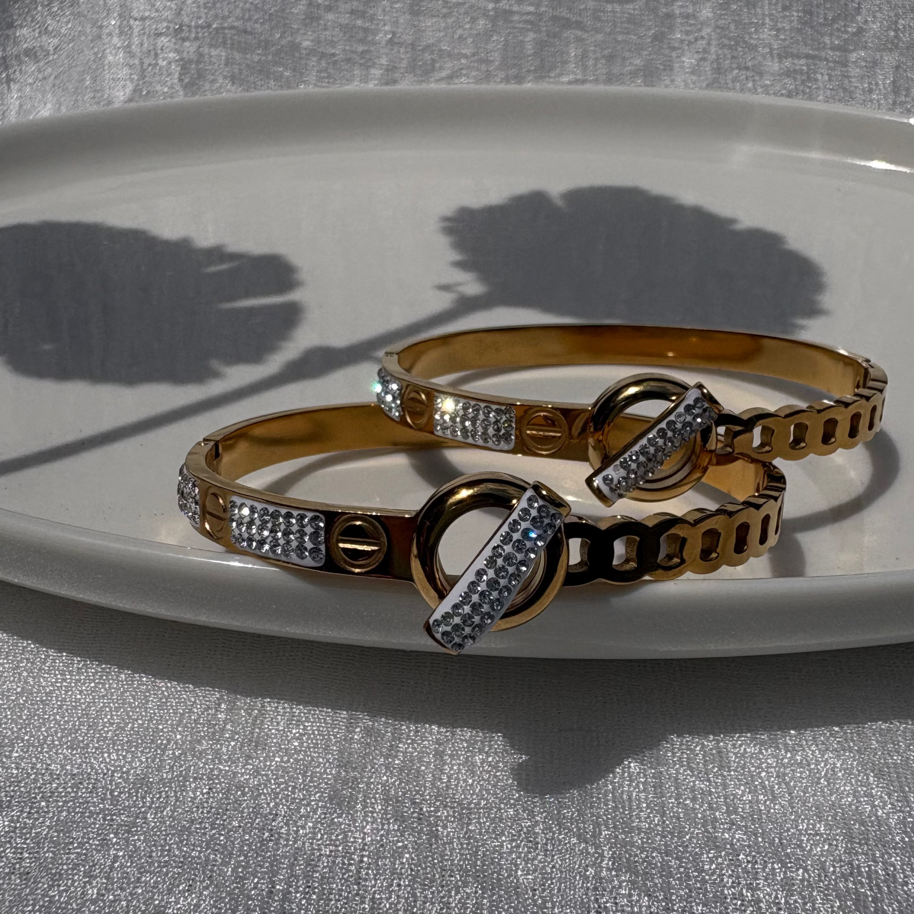 Cubiz zirconia half-paved bracelet
