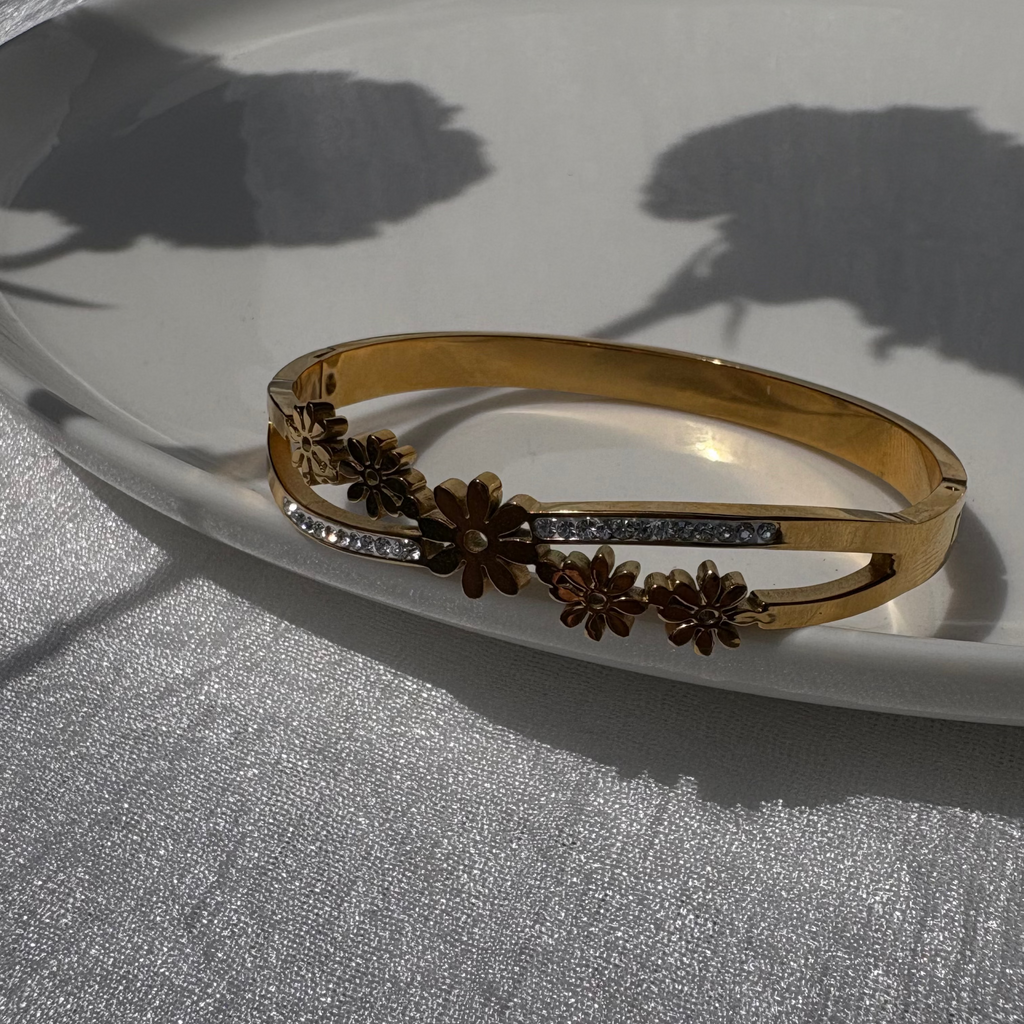 Aurora daisy bracelet