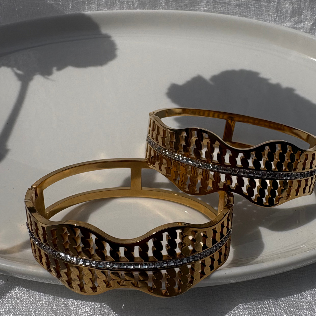Serpentine mesh zirconia bracelet