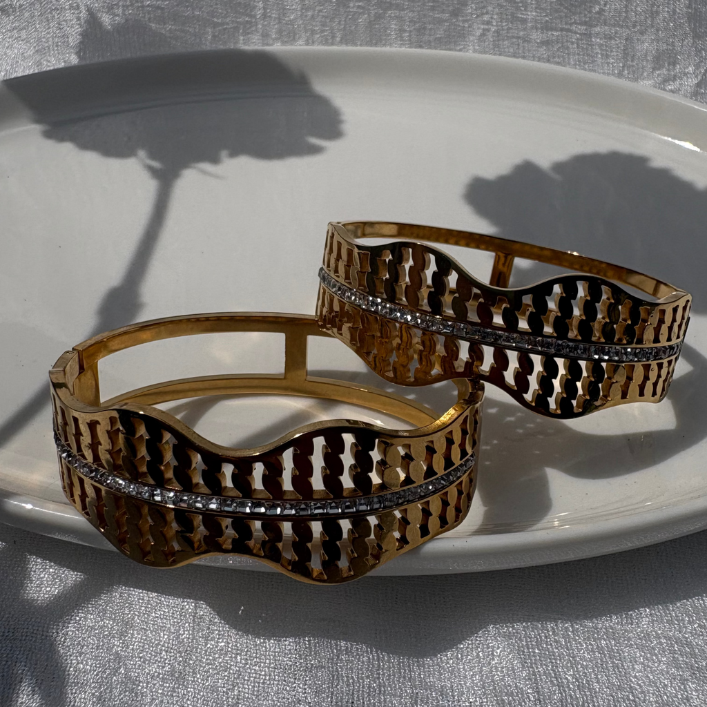Serpentine mesh zirconia bracelet