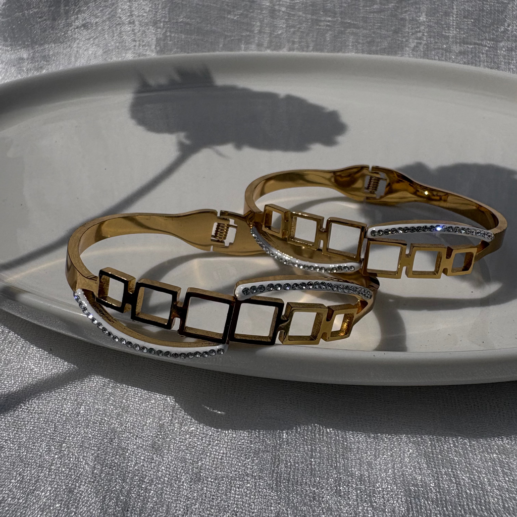 Square hinge bracelet with cubic zirconia bracelet