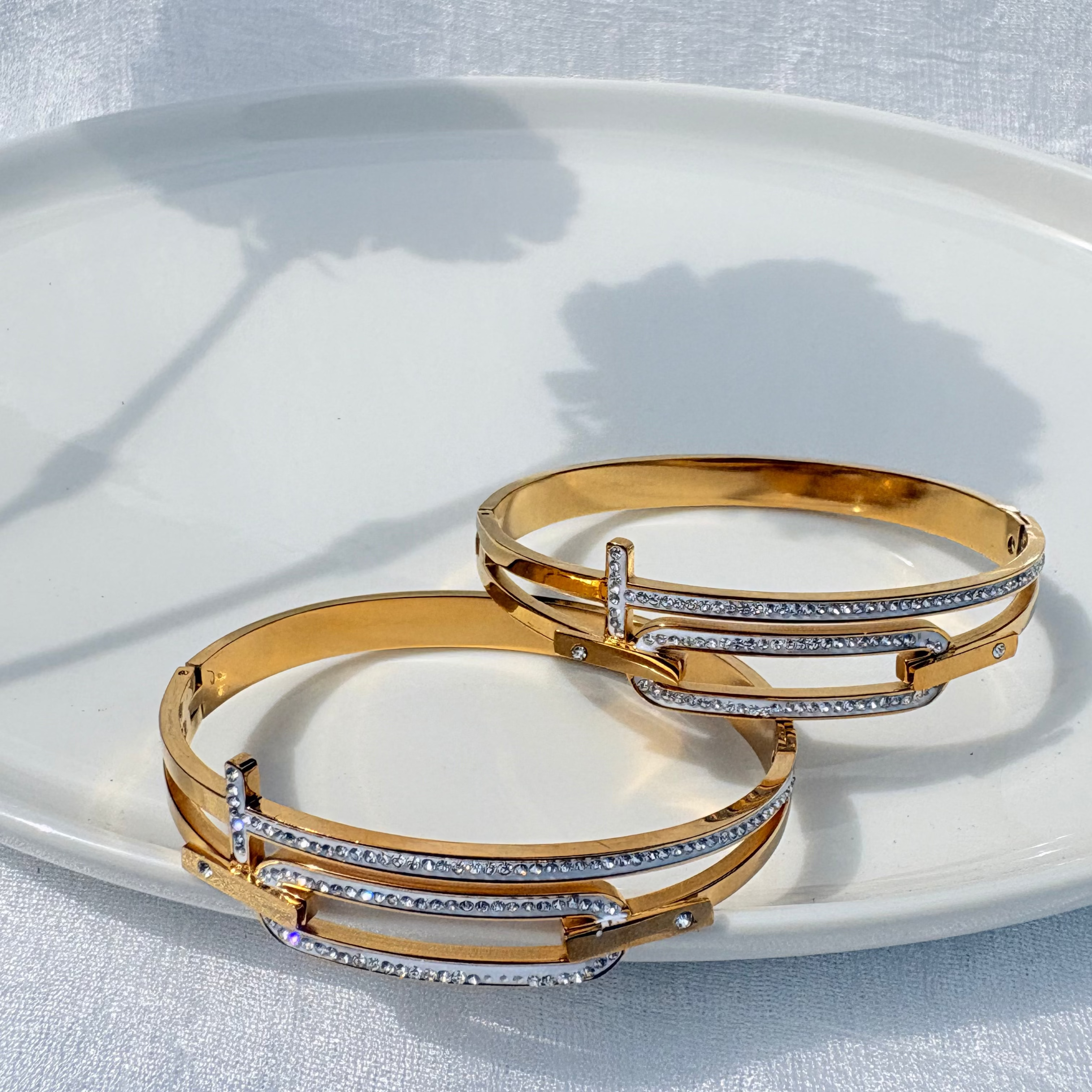 Double row open-loop bracelet