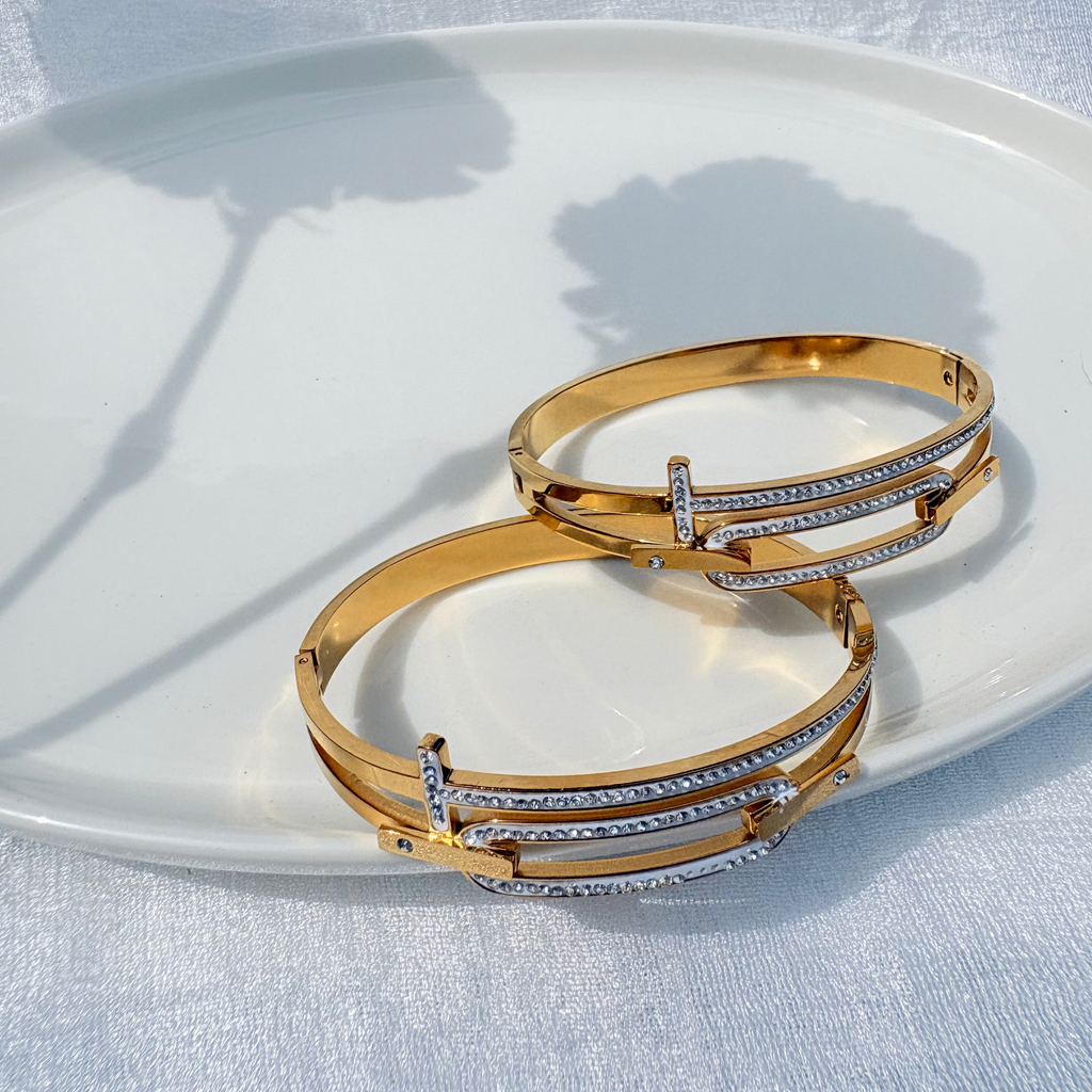Double row open-loop bracelet