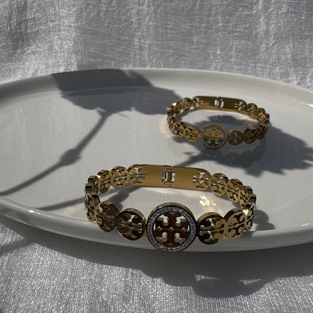 medallion cubic zirconia bracelet