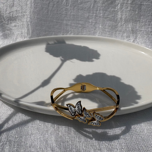 Butterfly hinges bracelet