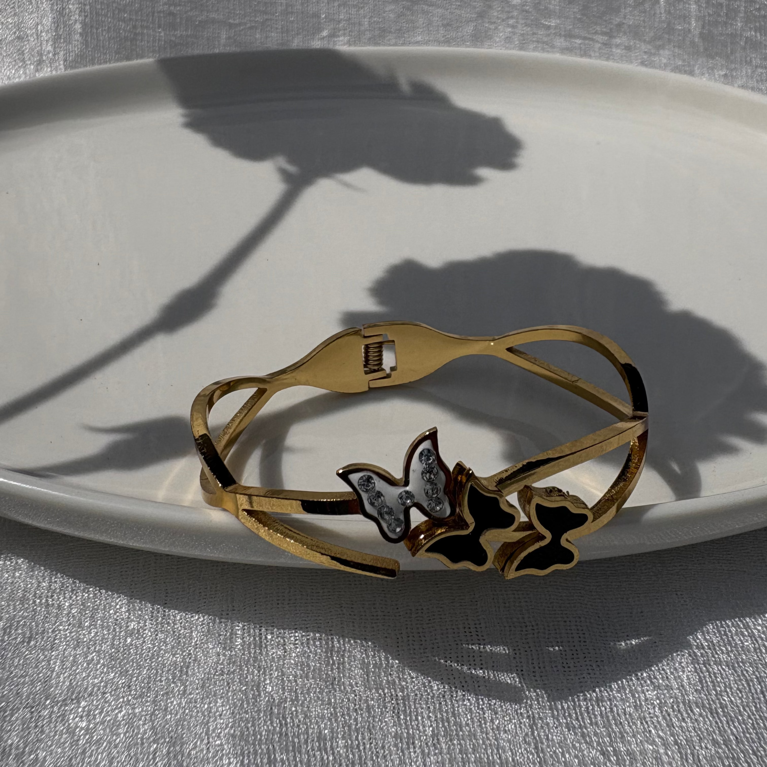 Butterfly hinges bracelet