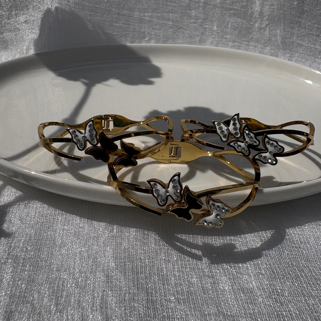Butterfly hinges bracelet