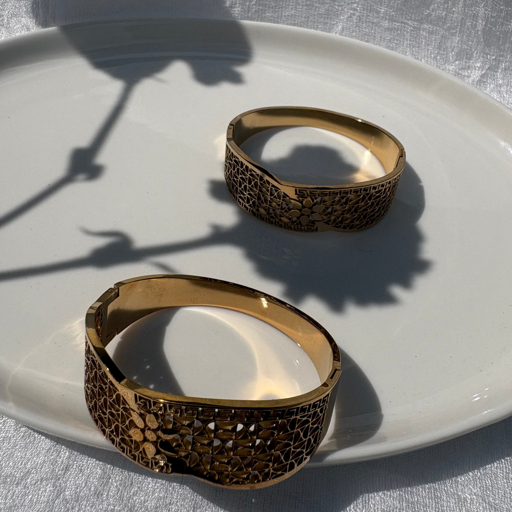 Floral cutout mesh bracelet