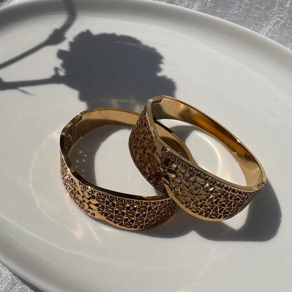 Floral cutout mesh bracelet