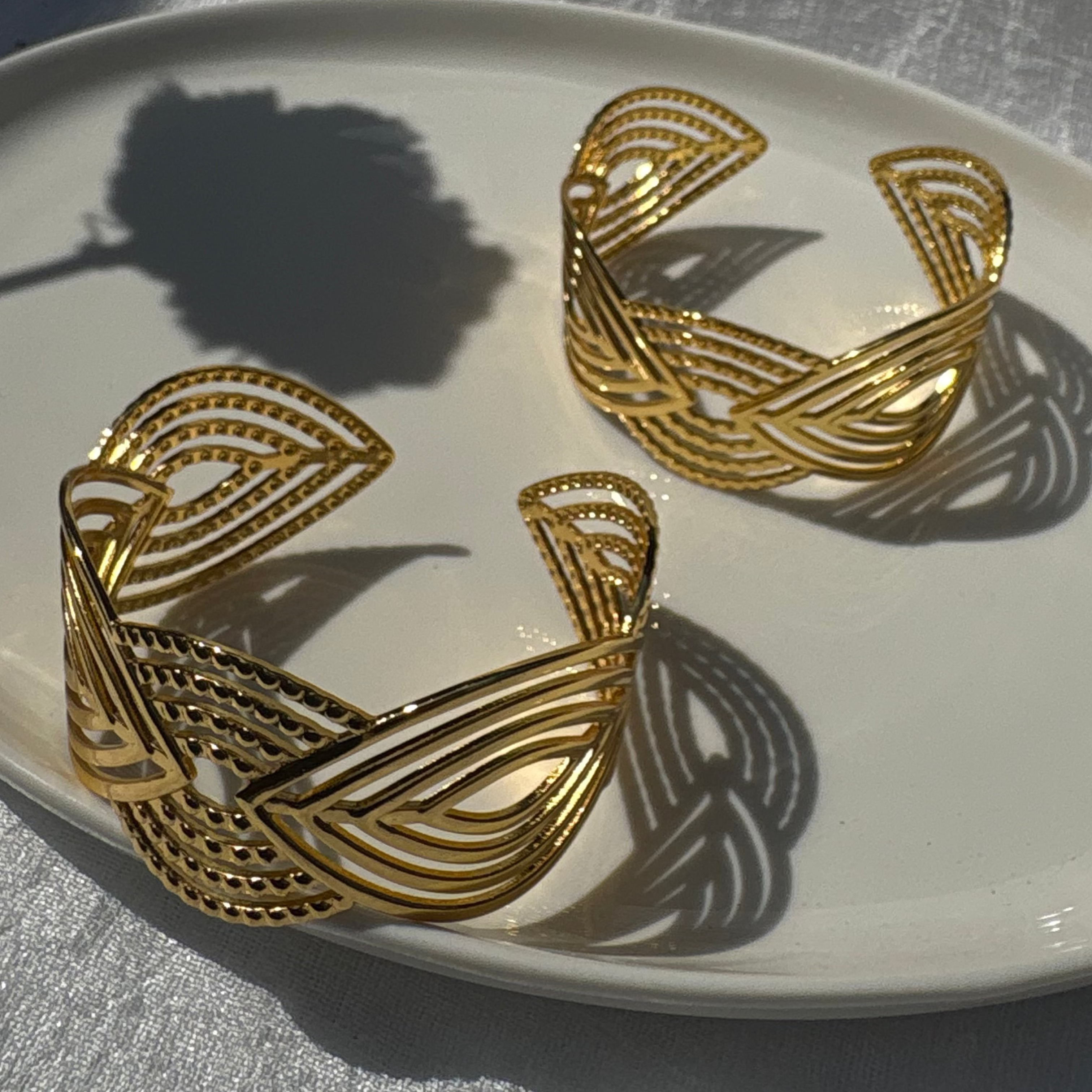 Open-work leaf cuff