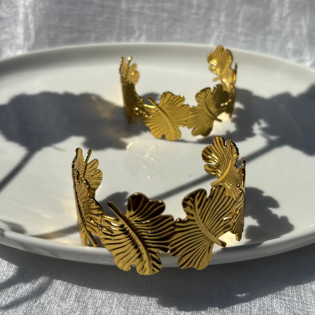 Chunky Oak Leaf Cuff