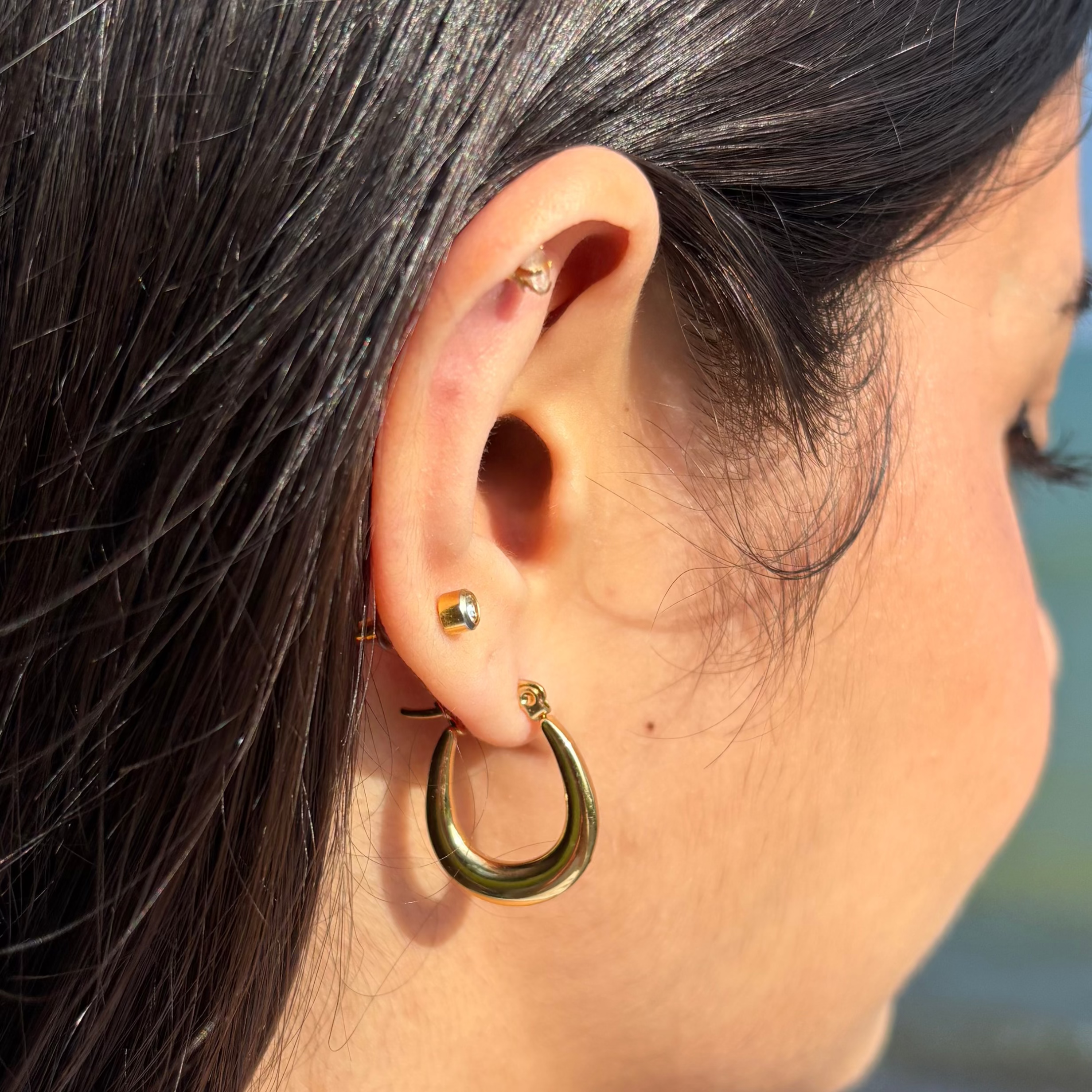 Teardrop hoop earrings